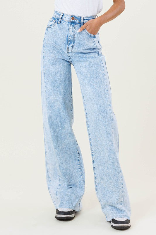 90's High Rise Wide Leg Jeans