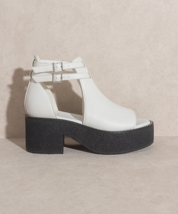 Elizabeth Platform Strapped Sandal