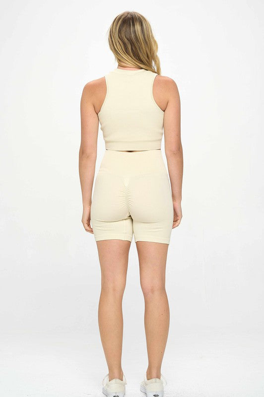 SEAMLESS SLEVELESS TOP AND BIKER SHORTS SET