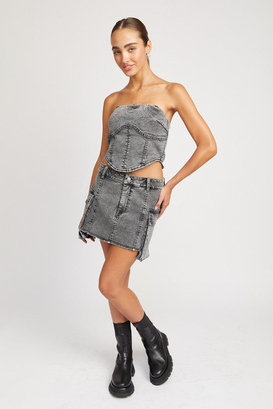 LOW RISE MINI DENIM SKIRT WITH POCKETS