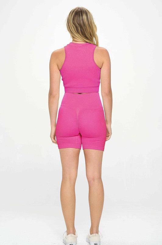 SEAMLESS SLEVELESS TOP AND BIKER SHORTS SET